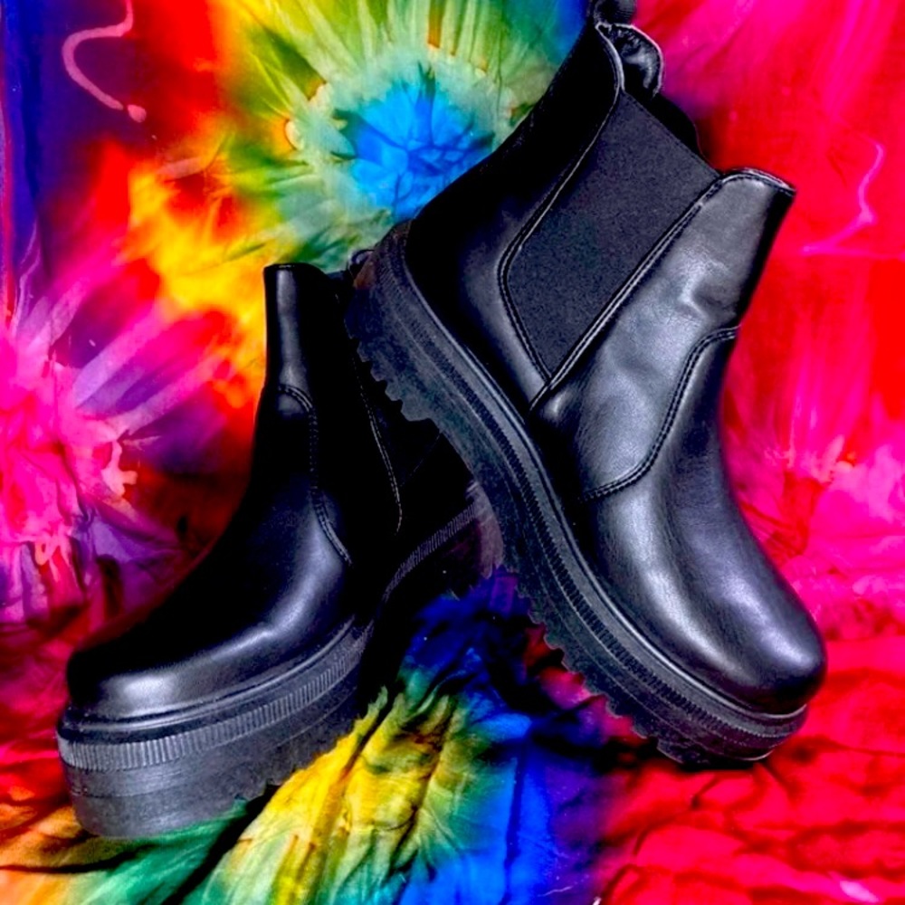 Steve Madden Platform Boots